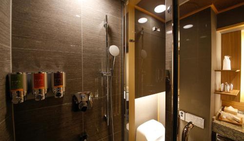 Moderate Twin with terrace - Non-Smoking (5th floor)