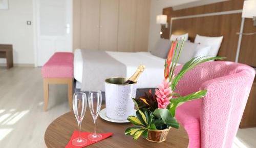 Queen Suite with Sea View