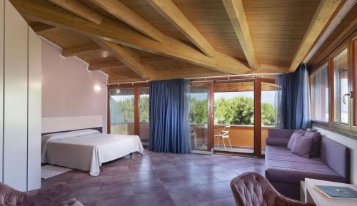 Deluxe Double or Twin Room with Sea View