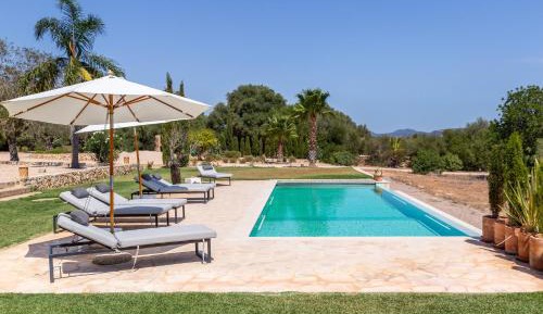 Villa with Garden View