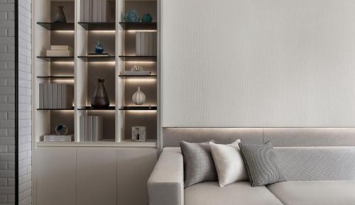 Deluxe One-Bedroom Apartment