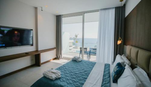 Double Room with Pool and Sea View