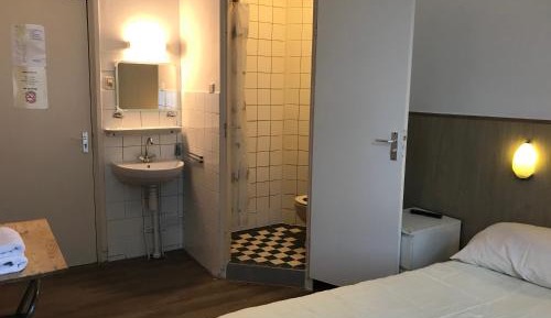 Twin Room with Private Bathroom