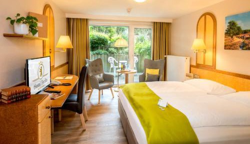 Comfort Double Room with Terrace - South