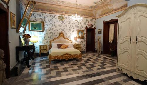 Suite with Garden View