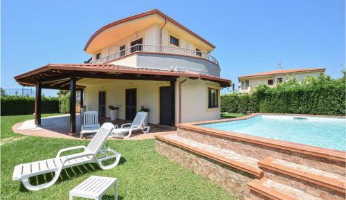 Six-Bedroom Holiday Home