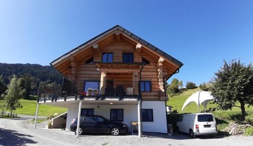 One-Bedroom Apartment with Shower