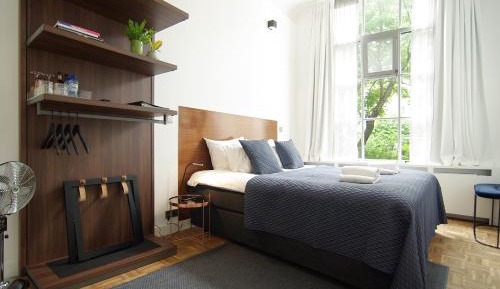 Deluxe King Room with Garden View
