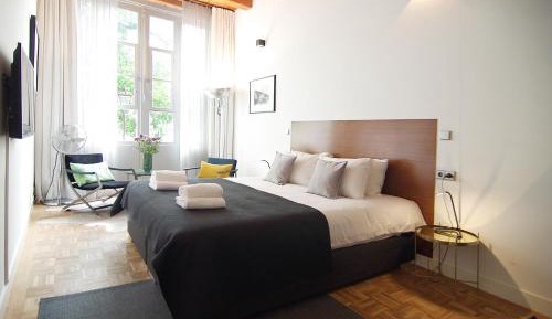 Deluxe King Room with Canal View