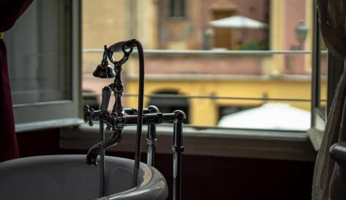 Large Double or Twin Room with Private Bathroom