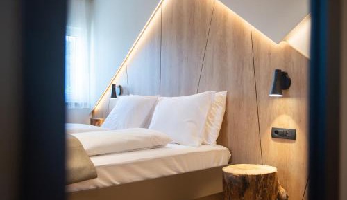 Deluxe Double Room with Shower