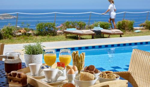 Pitho - Three-Bedroom Villa with Private Pool