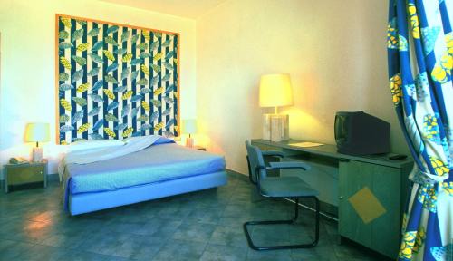 Double or Twin Room with Sea and Temple View