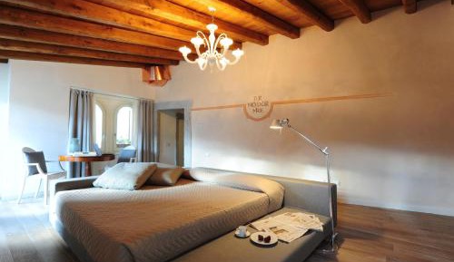 Junior Suite with Lake View and Terrace