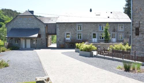 Nine-Bedroom Holiday Home