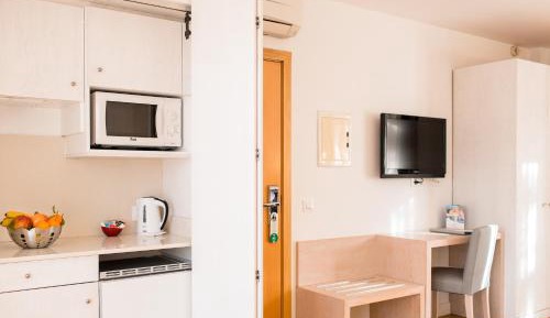 Deluxe Double Room with Pool View