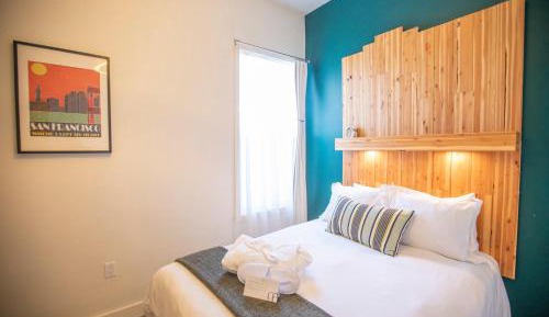 Double Room with Shared Bathroom