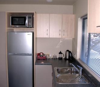 Deluxe One-Bedroom Apartment