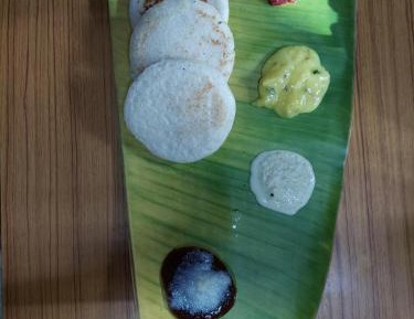 Deluxe Room (2 Adults + 1 Child)