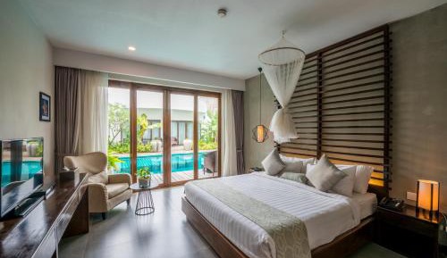 Premier Double Room with Pool Access