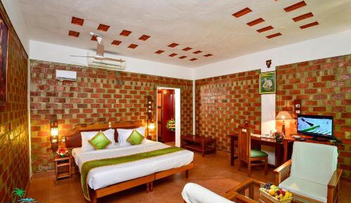 Superior Deluxe with Bathtub - Non Air Conditioned