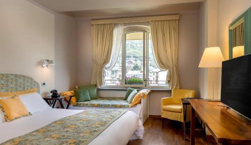 Triple room with extra bed and View