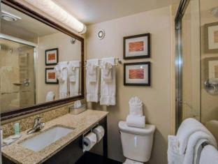 Queen Room with Two Queen Beds - Non Smoking