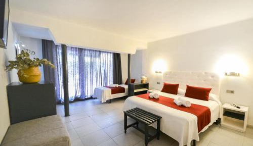 Triple Room with Terrace