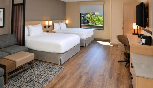 Queen Room with Two Queen Beds and Roll-In Shower - Disability Access