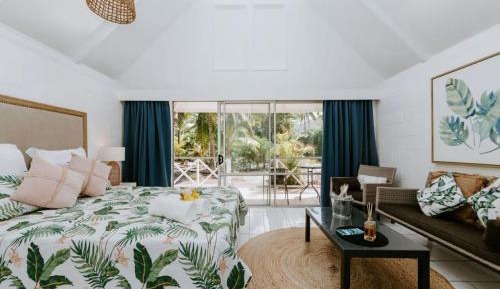 Villa with Garden View