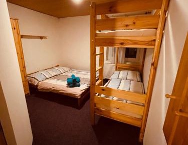 Apartment with Mountain View