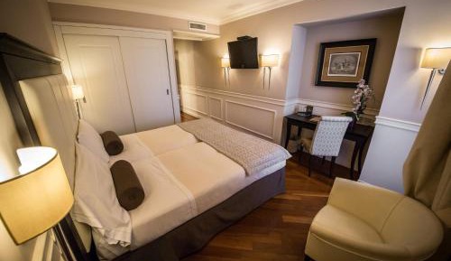 Classic Double or Twin Room