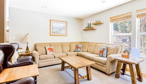 Five Bedroom Holiday Home