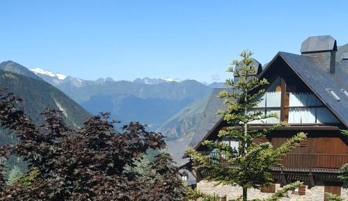 Two-Bedroom Apartment (4-5 Adults)