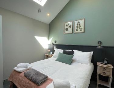 Double or Twin Room with Shower