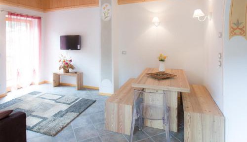 Apartment with Lake View