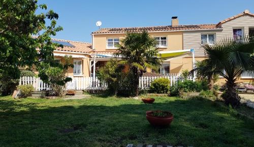 Apartment with Garden View