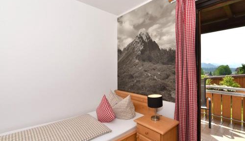 Single Room with Mountain View