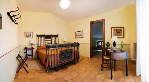 Deluxe Double Room (2 Adults + 1 Child)