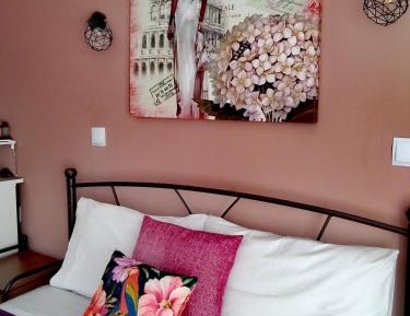 Apartment with Garden View