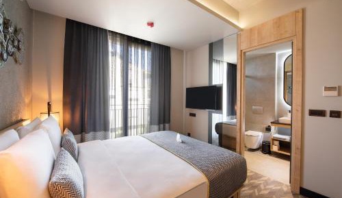 Superior Double Room (SMALL)