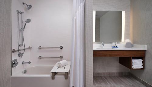 King Room - Hearing Accessible/Non-Smoking 