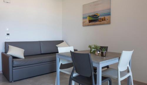 One-Bedroom Apartment with Sea View (2 Adults)