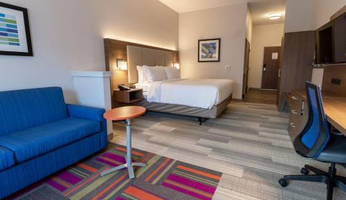 King Suite - Non-Smoking