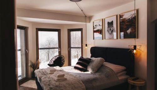 Apartment with Mountain View