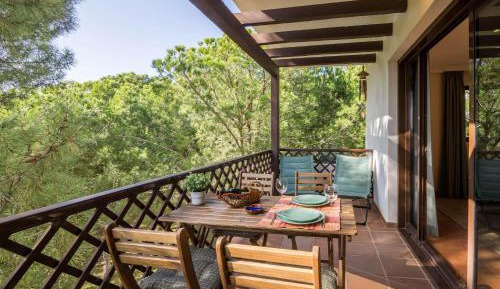 Superior One-Bedroom Apartment with Balcony