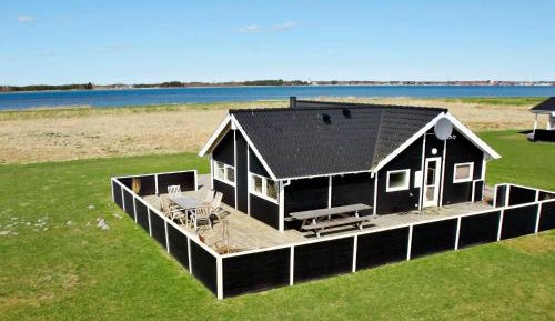 Three-Bedroom Vacation Home 