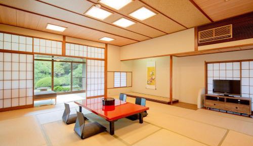 Japanese-Style Room "Sugao"(MAX 8 Adults)