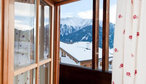 One-Bedroom Apartment with Balcony
