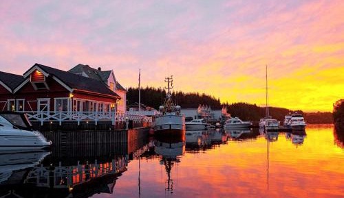 Four-Bedroom Holiday Home